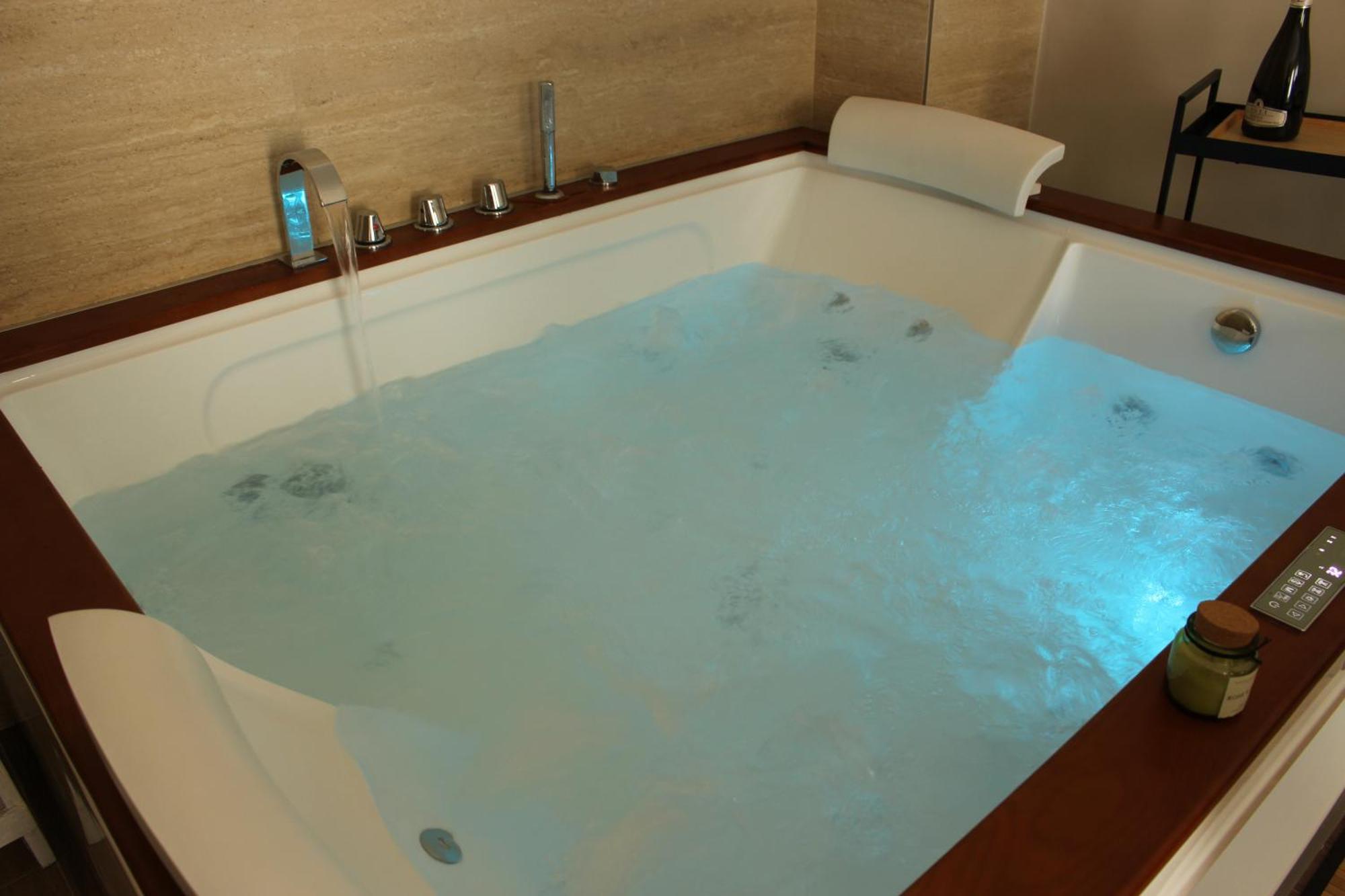 Vita Lenta Apulian Rooms Трани Екстериор снимка