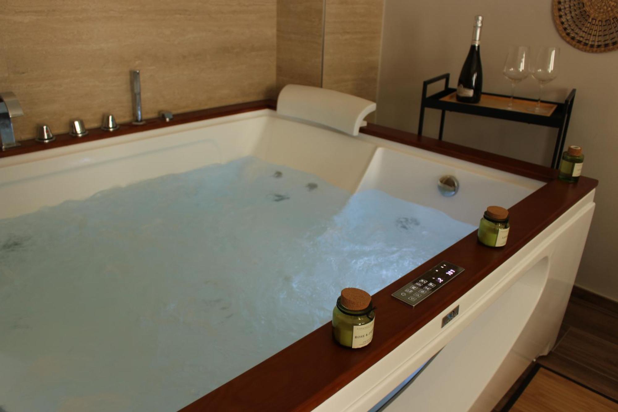 Vita Lenta Apulian Rooms Трани Екстериор снимка